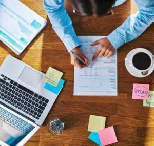 Stabilire obiettivi raggiungibili per ridurre lo stress e migliorare equilibrio mentale e produttività